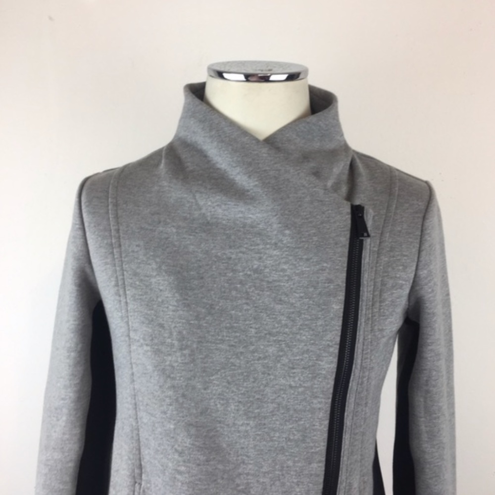 Vince Gray Knit Asymmetrical Zip Jacket L EUC - Picture 2 of 14